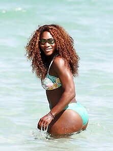 Serena Williams Toned And Tight In A Bikini