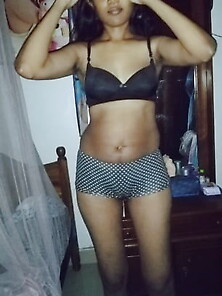 Sri Lankan Sexy Wife