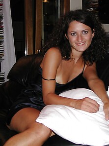 Curly Amateur Wife Sexlife Pics 3