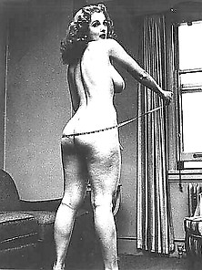 Vintage Nude Girl 002