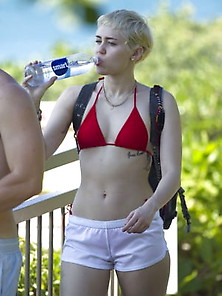Miley Cyrus In Hawaii (January 2015)