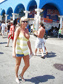 Barb Flashing Her Boobs In Crowded Venice Beach Ca