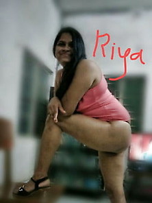 Hot Desi Aunty Riya Different Pose
