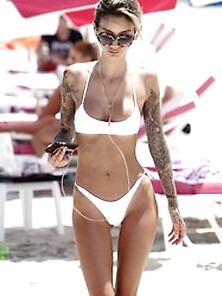 Jenah Yamamoto Hot In Tiny Bikini On The Beach In Miami