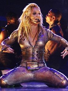 Britney Spears Live!!! 8