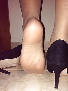 Anna's Sexy Nylon Feet