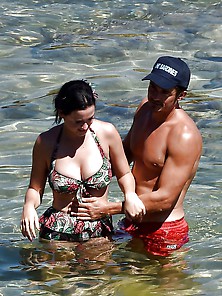 Fatass Bitch Katy Perry Groped By Big Dick Bf Orlando Bloom
