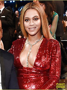 Beyonce At 59Th Grammy Awards 2017